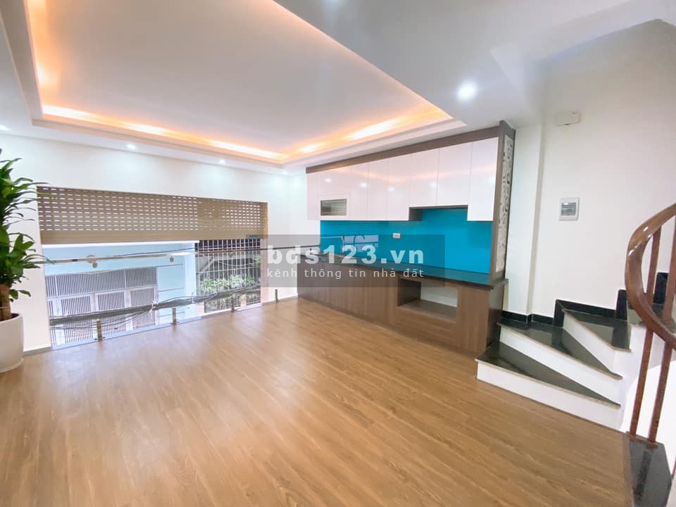Cần bán nhà phố Tây Sơn-Đống Đa, view hồ cực thoáng, 77m2, 4T, 8.6tỷ.