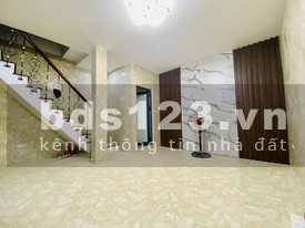 Cần bán gấp nhà mới xây gần hồ Văn Chương DT 25m2, giá 2 tỷ