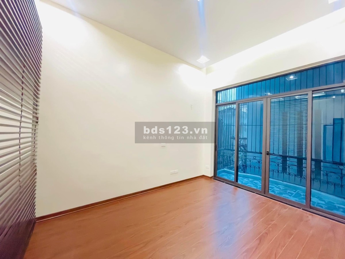 Sổ đỏ trao tay có ngay nhà đẹp ngõ Giếng Mứt - Trung tâm QUẬN HAI BÀ TRƯNG 43m2x6 5.6 tỷ