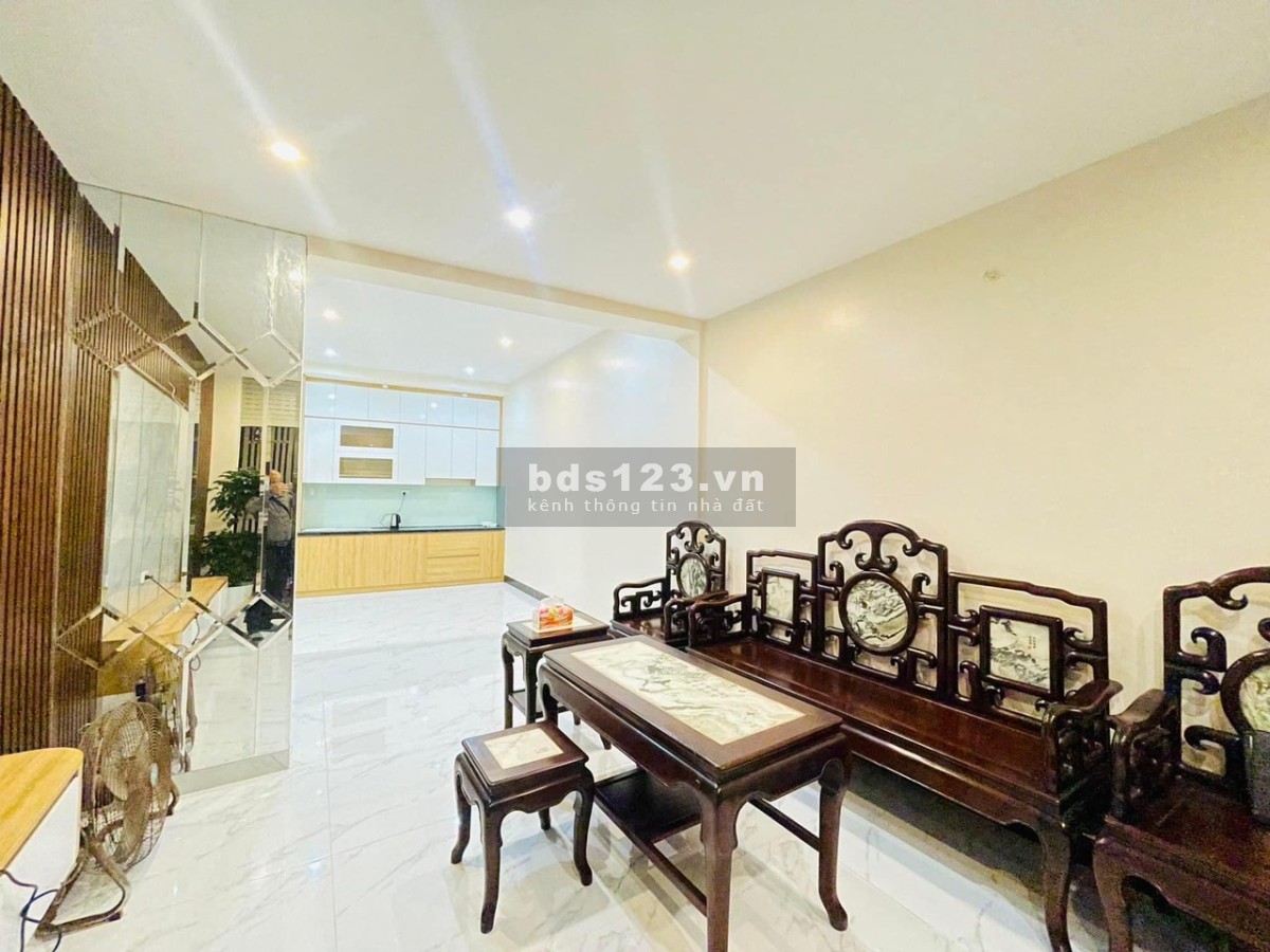 Sổ đỏ trao tay có ngay nhà đẹp ngõ Giếng Mứt - Trung tâm QUẬN HAI BÀ TRƯNG 43m2x6 5.6 tỷ
