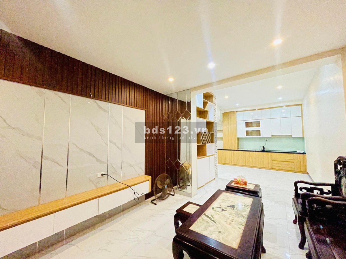 Sổ đỏ trao tay có ngay nhà đẹp ngõ Giếng Mứt - Trung tâm QUẬN HAI BÀ TRƯNG 43m2x6 5.6 tỷ