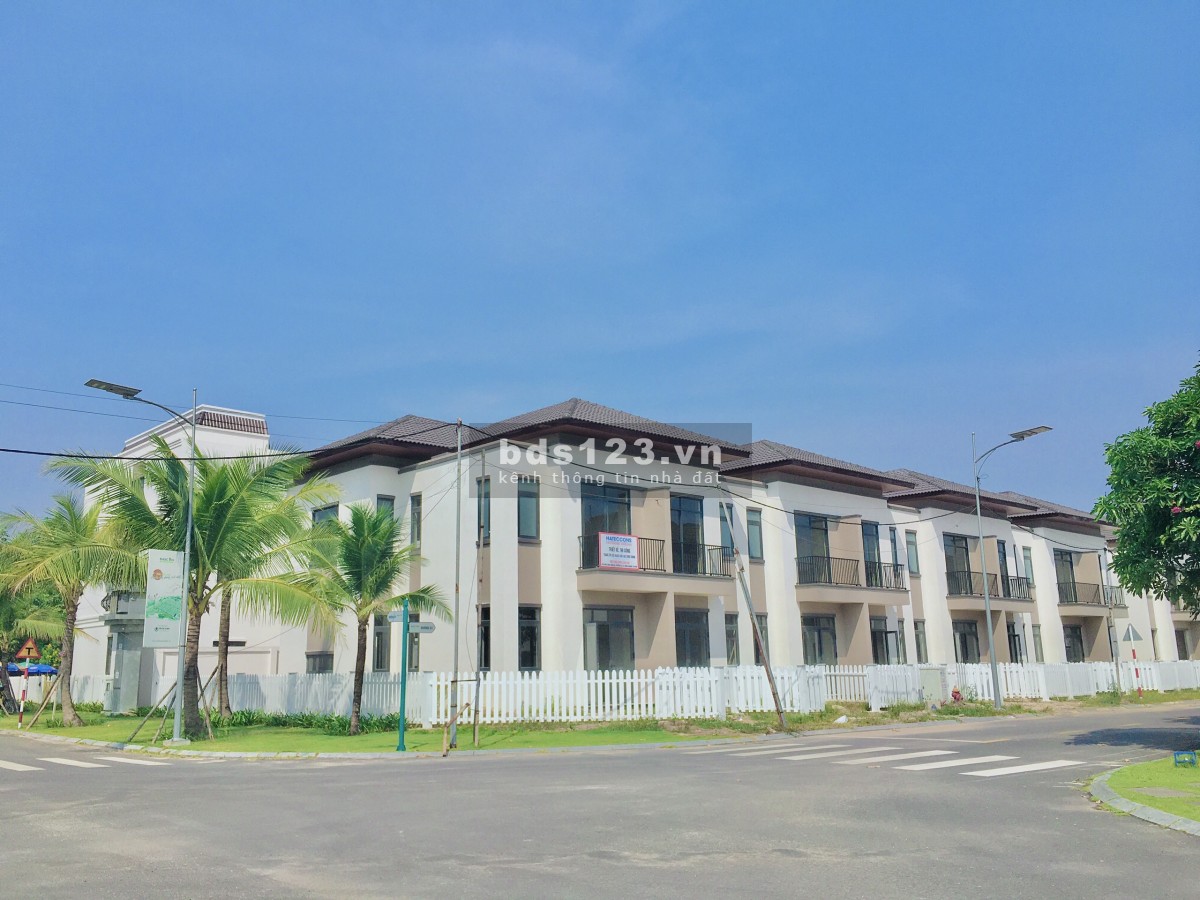 Nhà phố Bình Dương, 1 trệt 1 lầu, giá từ 2,1 tỷ, trả góp 18 tháng không lãi suất, LH: 0773736641
