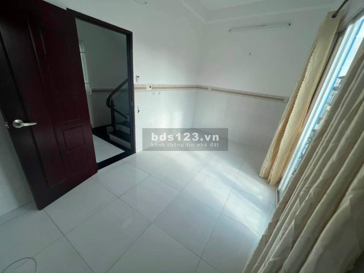 Nhà hẻm Đất Thánh, P6 Tân Bình, 4 tầng 25m2, ô tô Kia đỗ cửa.