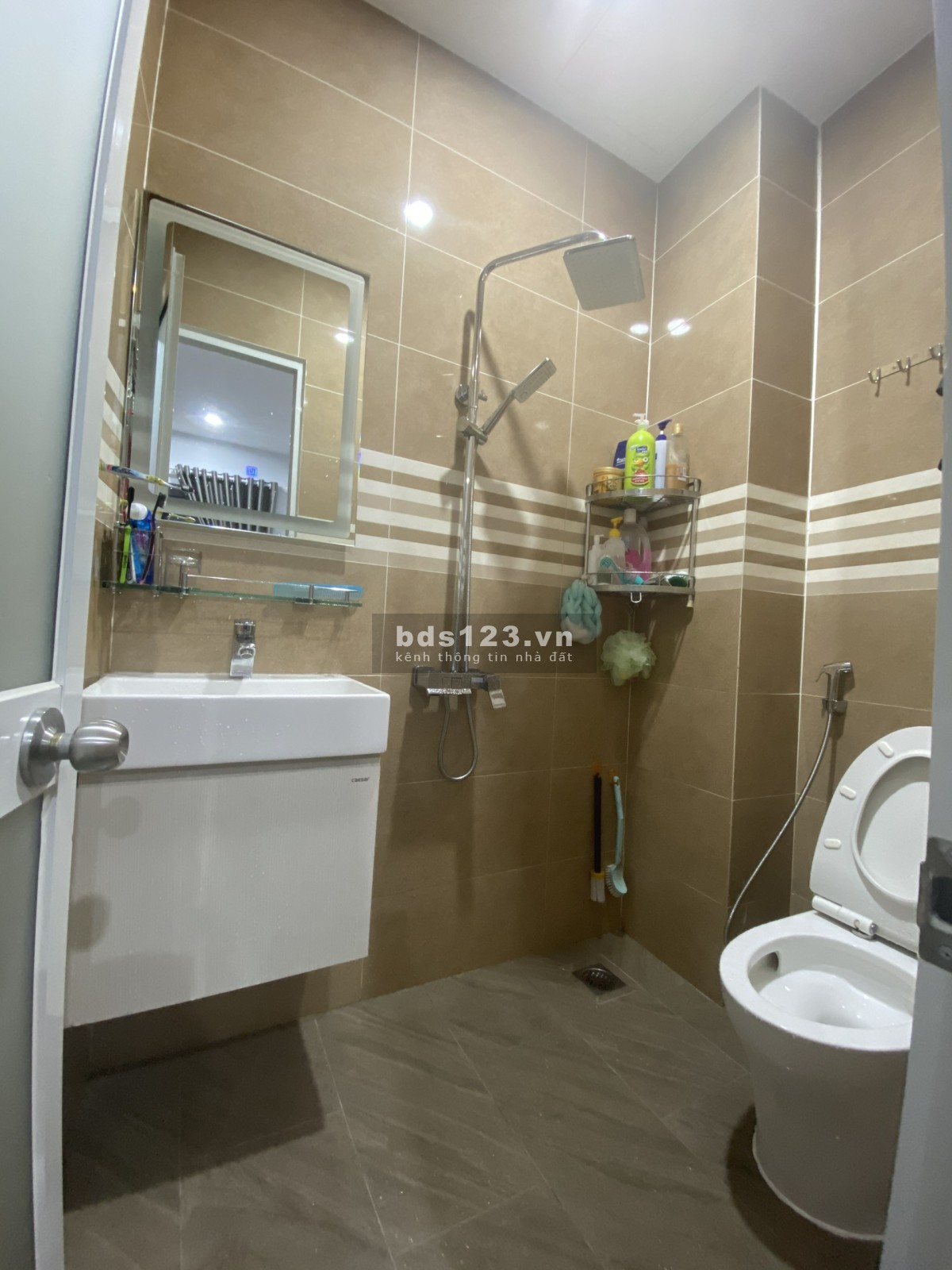 Chỉ 4.98 tỷ cho căn nhà mới đẹp 4 tầng NTCC Trương Công Định Tân Bình