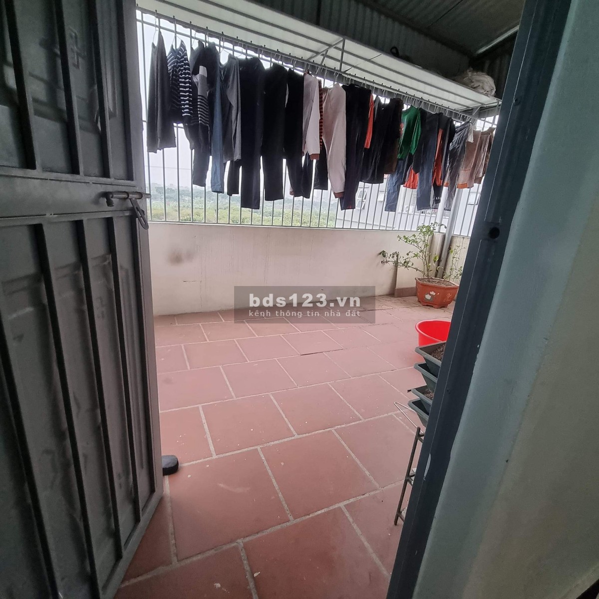 Bán nhà phố Thạch Bàn nhà 3 tầng, ô tô đỗ trước cửa, 50m, ra nút giao Cô Linh giá 4.3 tỷ