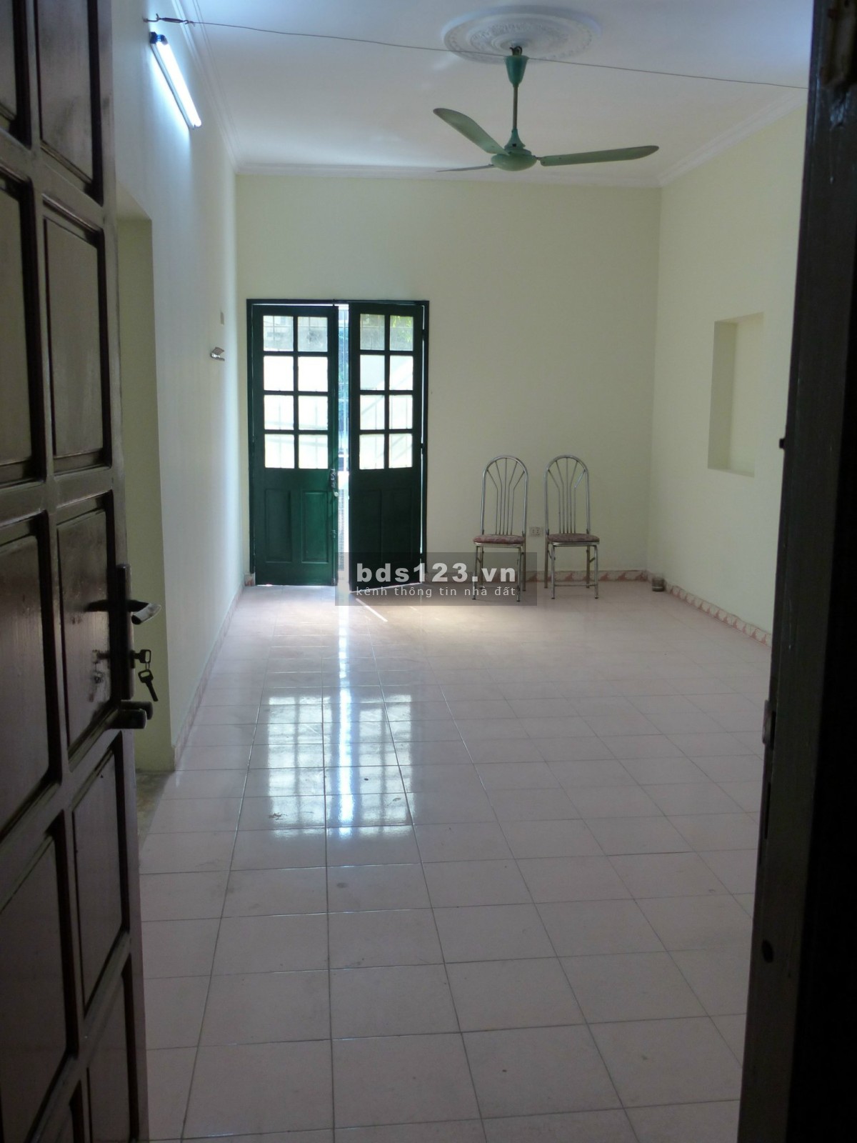 Cho thuê nhà tầng 4, H3 chính chủ khu tập thể Nguyễn Công Trứ, Phố Huế, Hai Bà Trưng, Hà Nội
