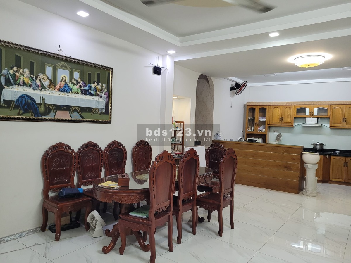 Chính chủ bán nhà 3 tầng,Nguyễn Trọng Tuyển, dtsd 52m2, dt 6m x 9m,5 P.N, giá 4,98 Tỷ