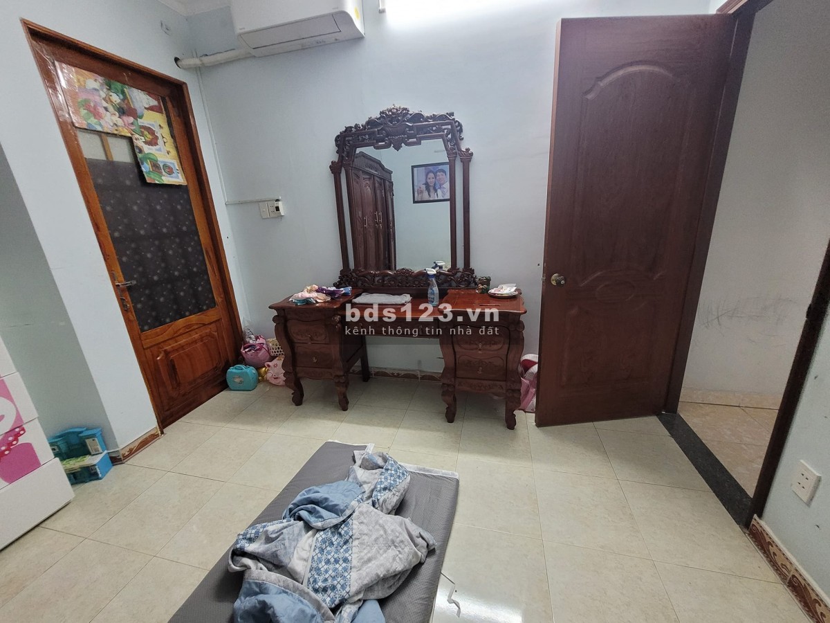 Chính chủ bán nhà 3 tầng,Nguyễn Trọng Tuyển, dtsd 52m2, dt 6m x 9m,5 P.N, giá 4,98 Tỷ