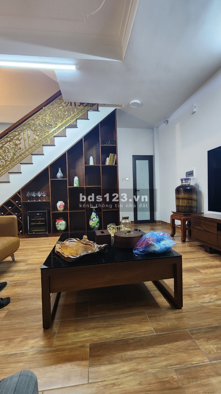 Bán nhà Văn Quán Hà Đông, kinh doanh sầm uất, ôtô đỗ tránh, tặng toàn bộ nội thất nhập khẩu
