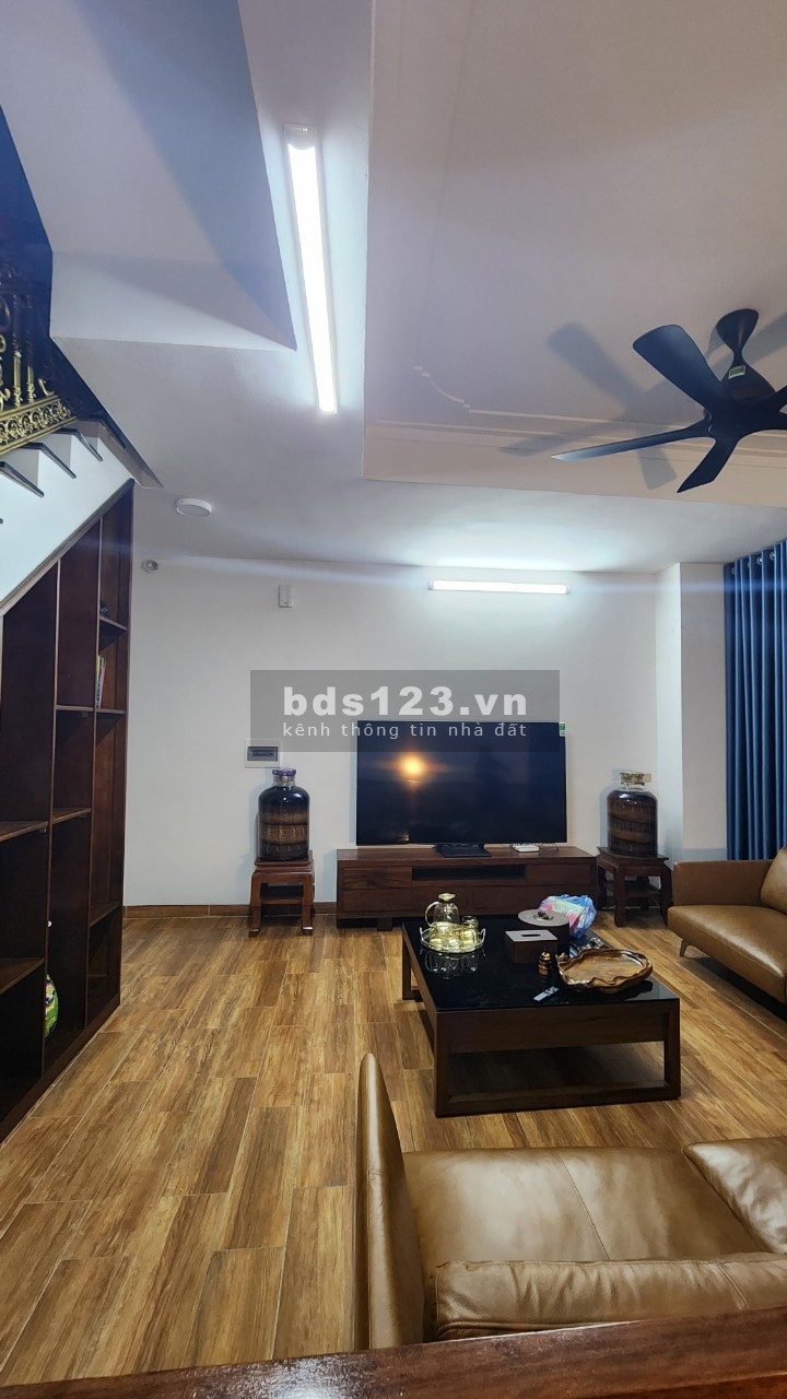 Bán nhà Văn Quán Hà Đông, kinh doanh sầm uất, ôtô đỗ tránh, tặng toàn bộ nội thất nhập khẩu