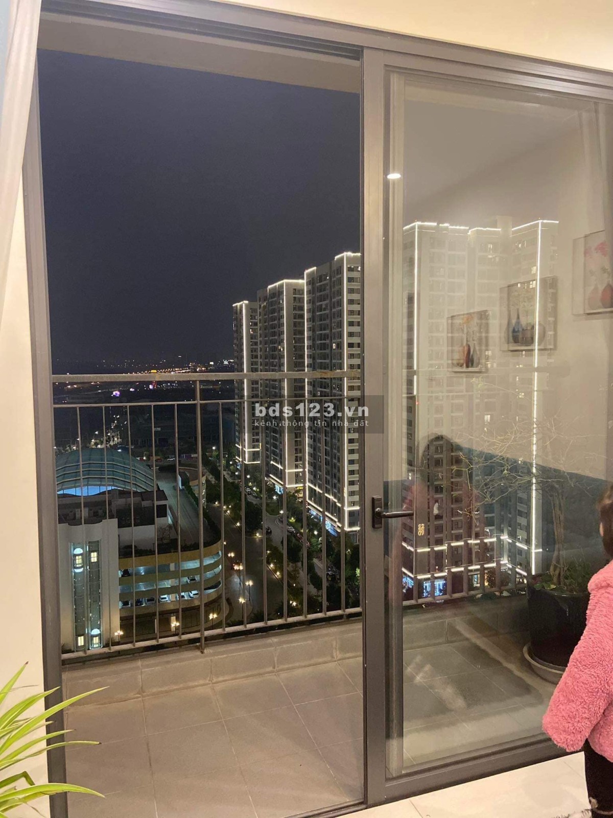 Chính chủ cần bán căn 1pn+1 dtsd 47m2, full nội thất cao cấp, chỉ 1.3 tỷ, Vinhomes Ocean Park