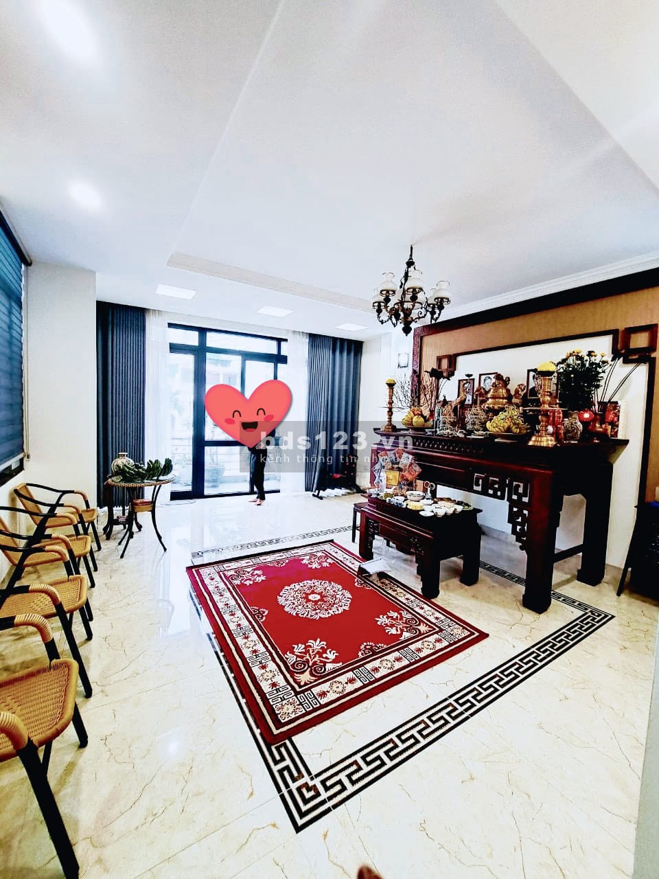 Bán nhà riêng Lạc Long Quân, căn góc gara 20m, ô tô tránh, DT 85m² x 4 tầng giá chỉ 9,5 tỷ