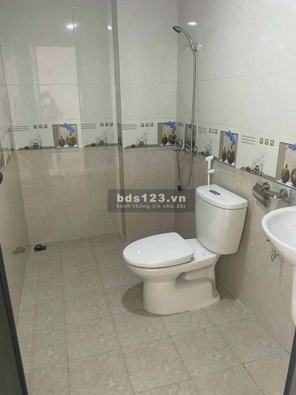 Chính chủ cần bán nhà mới xây xong tái định cư Ngô Thì Nhậm ô ô đỗ cửa