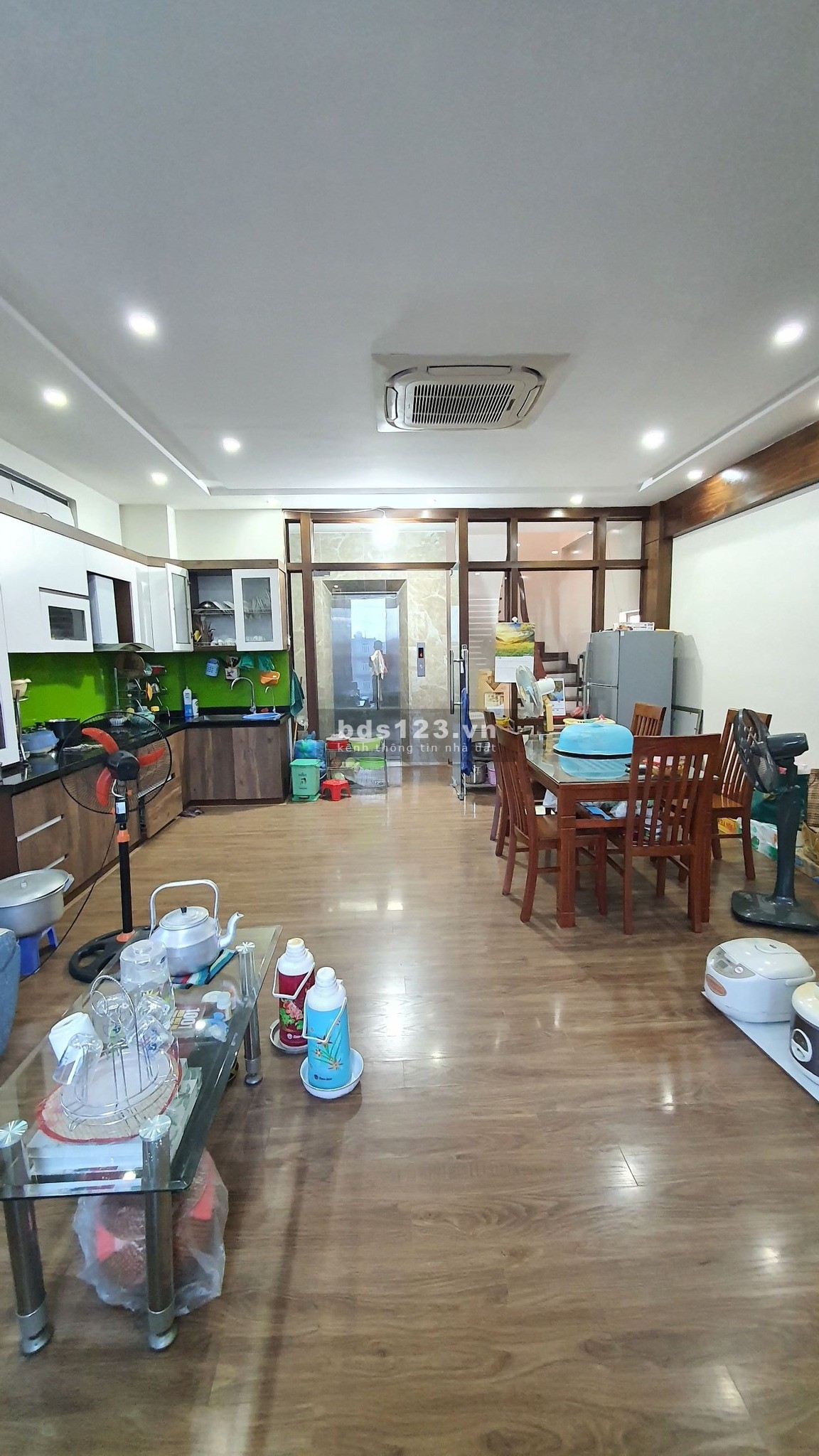 Bán nhà phố Nguyên hồng, phân lô bàn cờ, 7 tầng thang máy, 21 tỷ