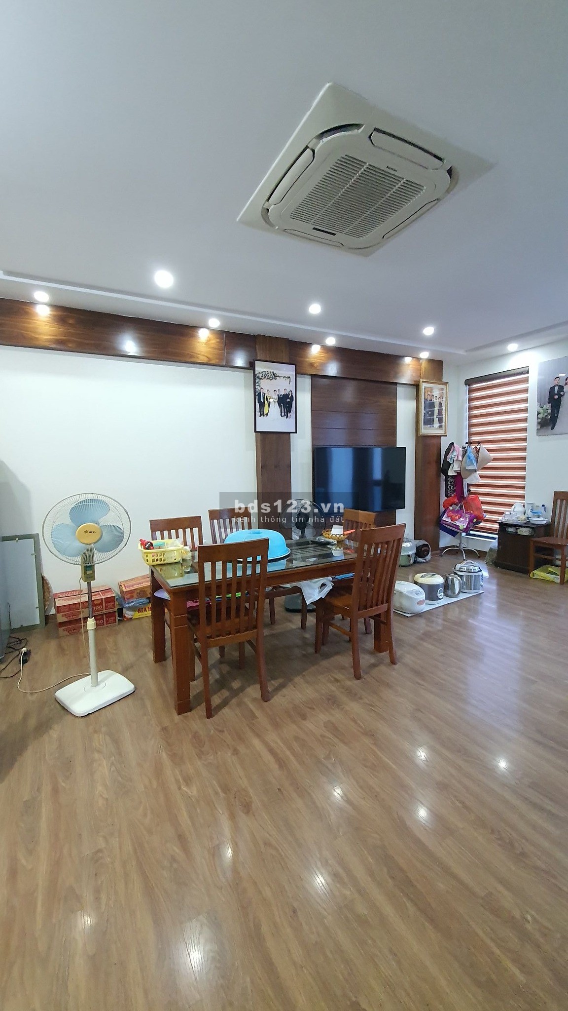 Bán nhà phố Nguyên hồng, phân lô bàn cờ, 7 tầng thang máy, 21 tỷ