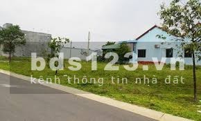 Cần tiền chi tiêu bán đất 880 triệu, 3 nền dtsd 300m2, SHR, ngay KĐT Mới