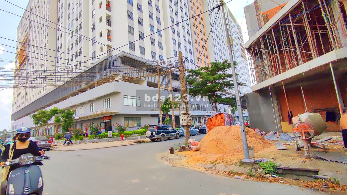 Tôi Chủ bán gấp 420m2 đất thổ cư 100% gần cổng chào Bình Dương, sẵn sổ sang tên, đường nhựa oto.