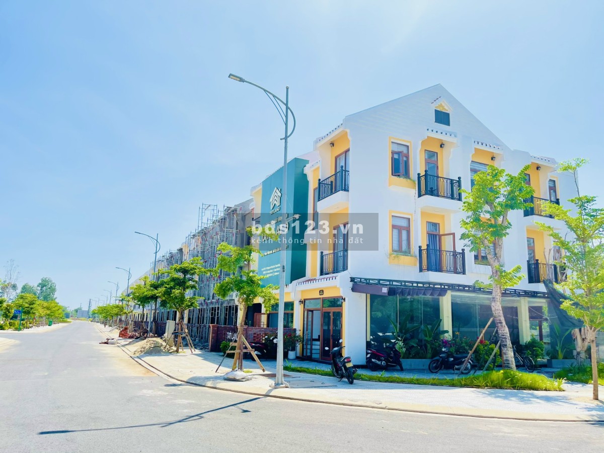 Bán nhà phố Nam Hội An mặt sông Thu Bồn giá trả trước 800 triệu khai thác cho thuế 300 triệu/năm