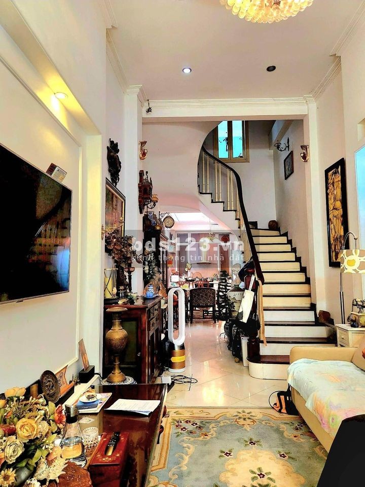 Bán nhà Đội Cấn, dt 41m2, trung tâm Vip Ba Đình, sát phố ô tô gần giá 5.95 tỷ