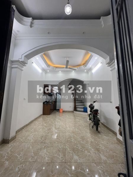 Bán nhà 30m ra mặt phố Ngõ Quỳnh, gần ô tô căn góc nhà đẹp, ngõ 3 gác dt 35m2, mt 4m, giá 3.65 tỷ