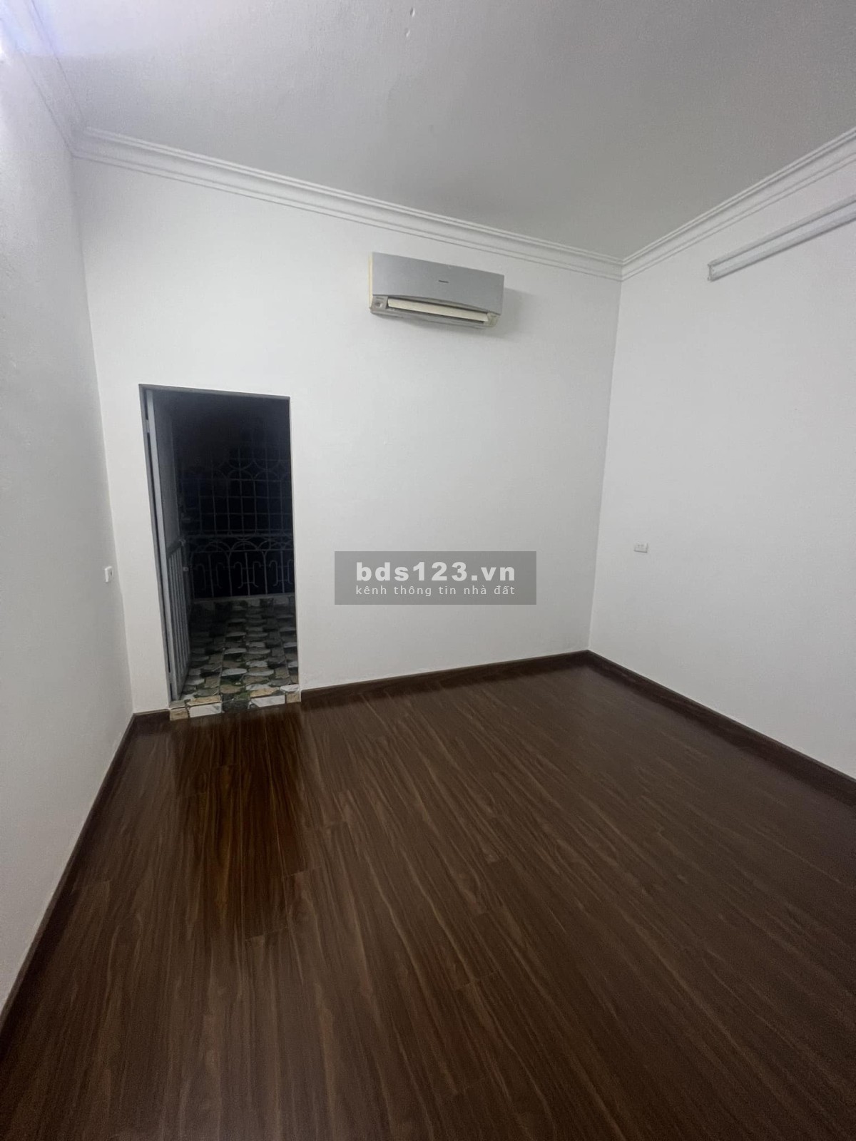 Bán nhà 30m ra mặt phố Ngõ Quỳnh, gần ô tô căn góc nhà đẹp, ngõ 3 gác dt 35m2, mt 4m, giá 3.65 tỷ
