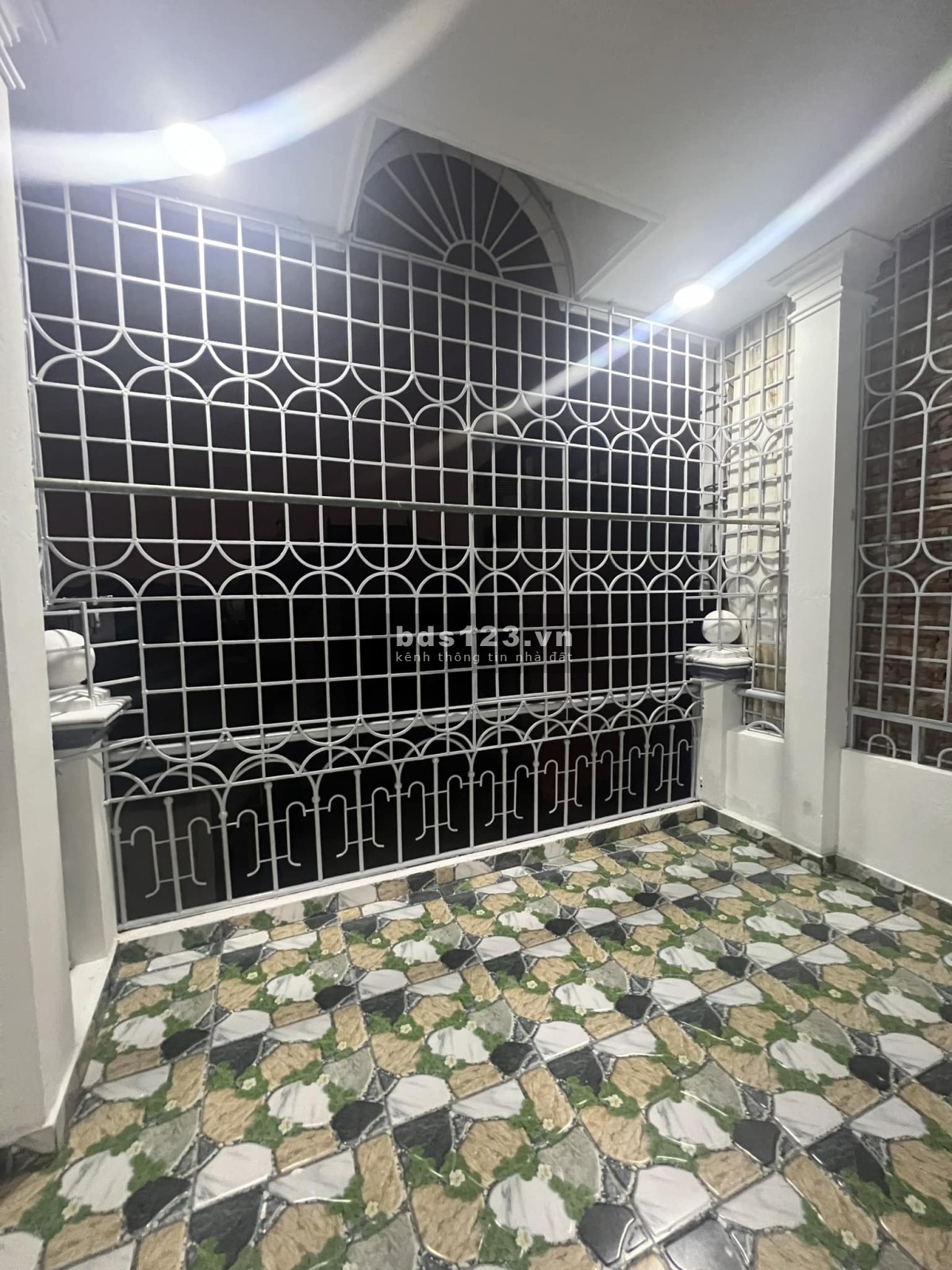 Bán nhà 30m ra mặt phố Ngõ Quỳnh, gần ô tô căn góc nhà đẹp, ngõ 3 gác dt 35m2, mt 4m, giá 3.65 tỷ