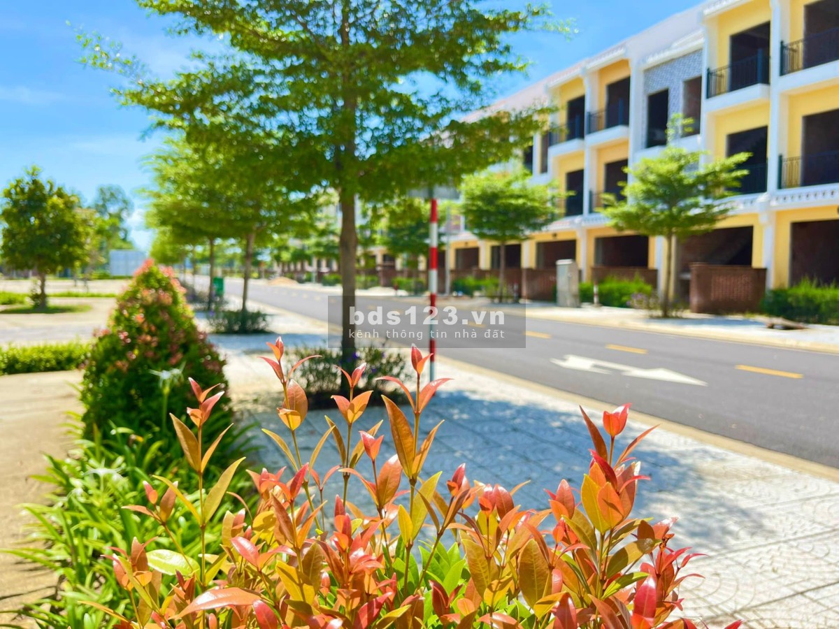 Bán ngay nhà phố mặt sông Hội An trả trước chỉ 800 triệu, khai thác cho thuê lên đến 300 triệu/năm