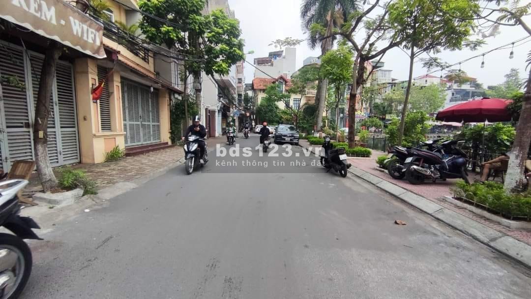 Bán nhà ngõ 135 ĐỘI CẤN, ngõ thông, gần hồ giá 6,1 tỷ
