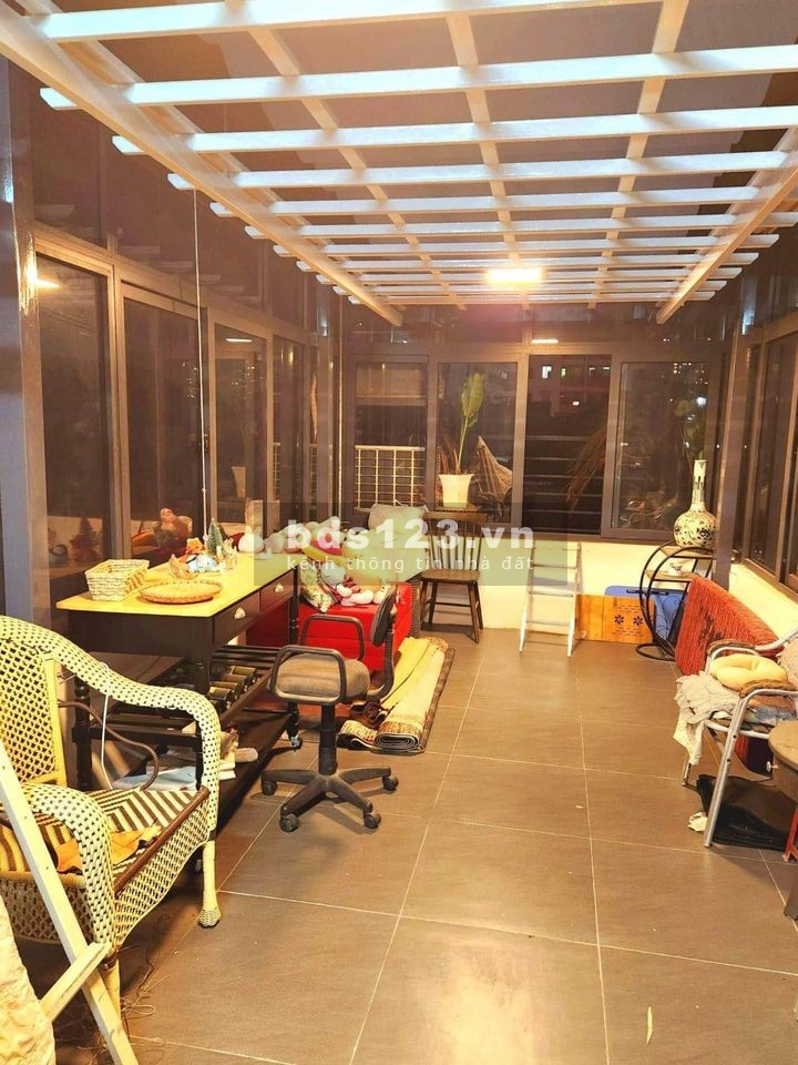 Bán nhà Đội Cấn, dt 41m2, trung tâm Vip Ba Đình, sát phố ô tô gần giá 5.95 tỷ
