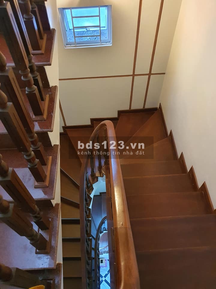 Bán nhà Hồng Hà 2 mặt ngõ, 33m2 sổ thực tế 39m2, 3 tầng, 3PN, giá 3.4 tỷ, 093.464.1829