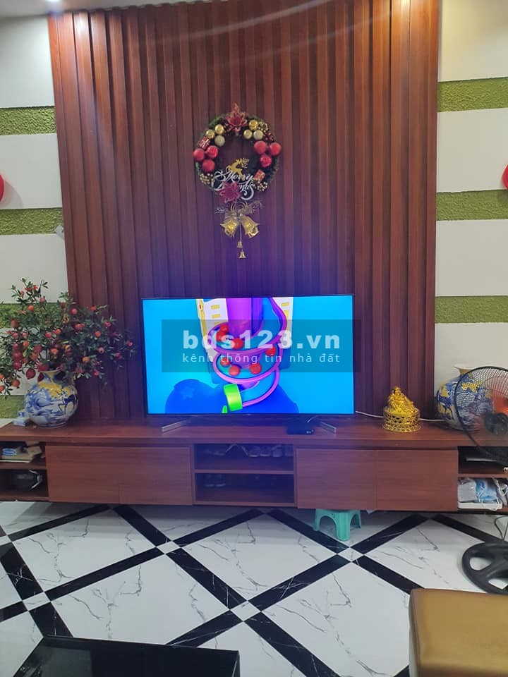 Bán nhà Hồng Hà 2 mặt ngõ, 33m2 sổ thực tế 39m2, 3 tầng, 3PN, giá 3.4 tỷ, 093.464.1829