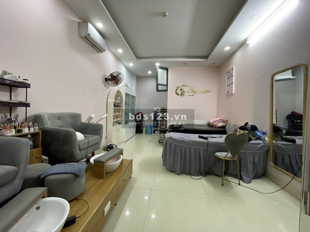 Cho thuê MBKD tại 3/148 Trần Duy Hưng, 25m2, mới, đẹp, ĐT c Nga 0988.509.705, giá 10 triệu/tháng