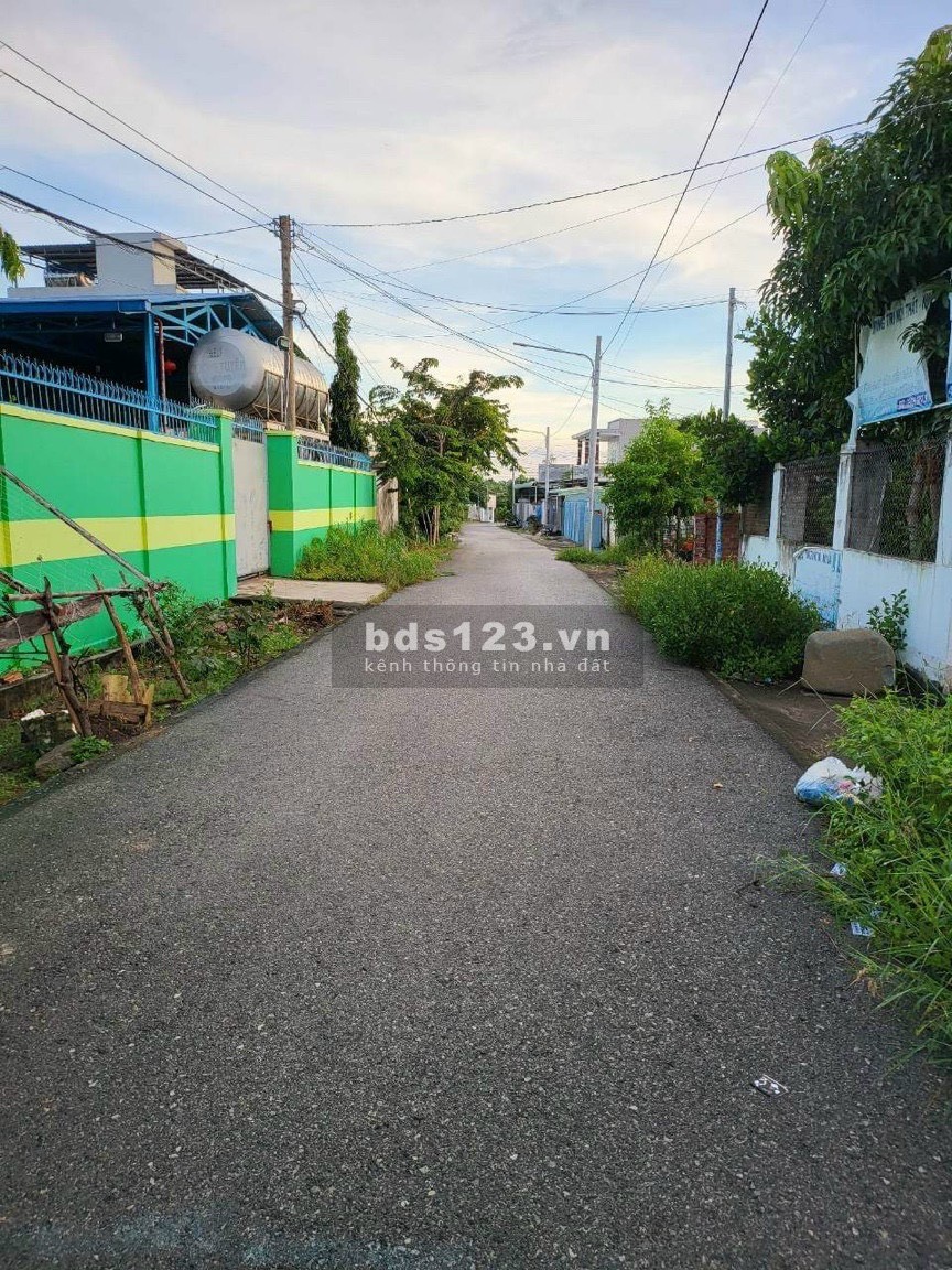 Bán đất lọt khe lô đất thổ cư mặt đường 10m trung tâm thành phố, giá thu về chỉ 270tr