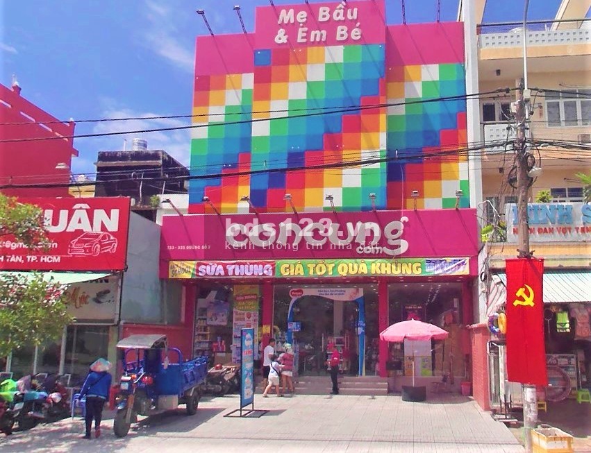 Vợ chồng tôi cần bán gấp dt 950m2, thổ cư 100% ngay chợ, đối diện trường, đường nhựa 640 triệu