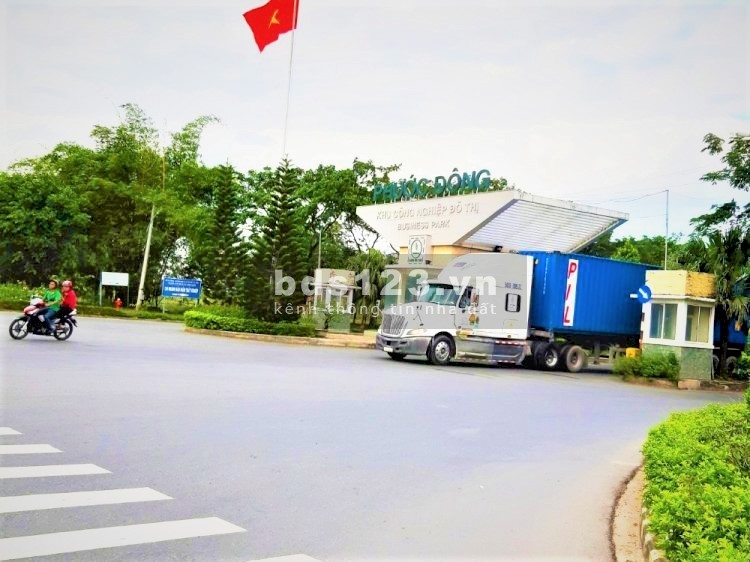 Vợ chồng tôi cần bán gấp dt 950m2, thổ cư 100% ngay chợ, đối diện trường, đường nhựa 640 triệu