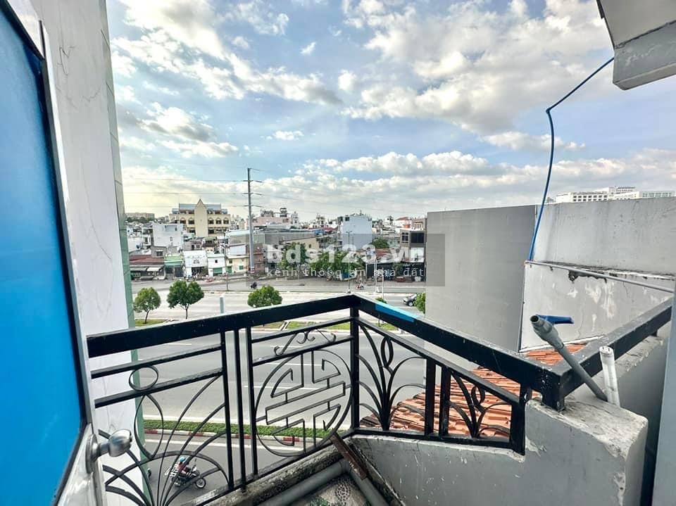 Chính chủ cho thuê Phòng Có Ban Công view đẹp ở Phạm Văn Đồng