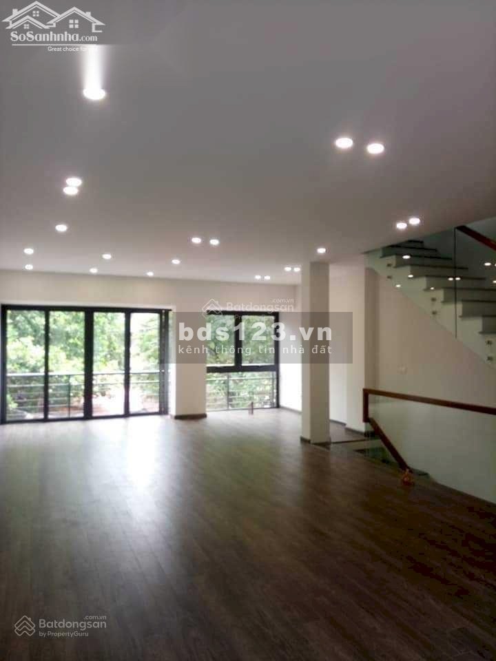 Cho thuê nhà gần Cầu Diễn 45m2x4T, 4 phòng ngủ, đường oto tránh, nhà mới