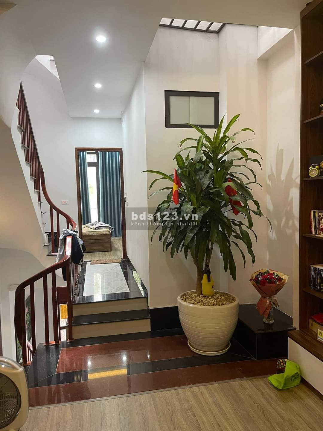 Bán nhà riêng mặt phố Ngọc Hồi. DT 80m² x 5 tầng giá 10 tỷ, thương lượng
