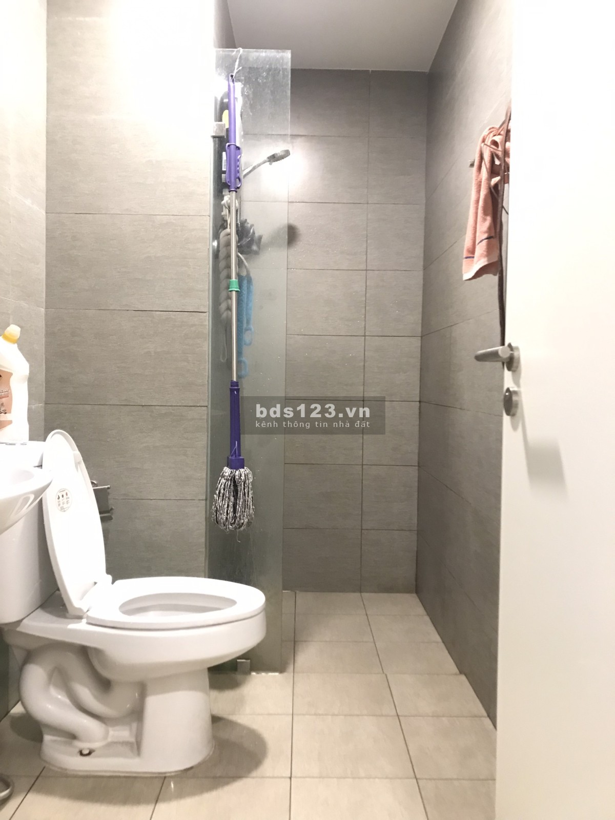 Tìm người ở ghép Chung cư Hausneo quận 9 TPHCM giá 1tr6