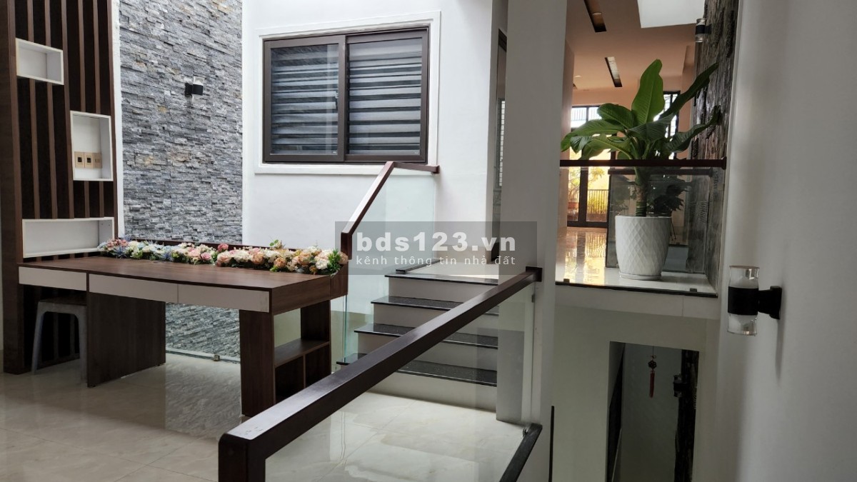 Cần bán nhà giá rẻ 2 tầng Nguyễn Công Trú, Sơn Trà, Đà Nẵng, mặt tiền 6m, giá 3 tỷ