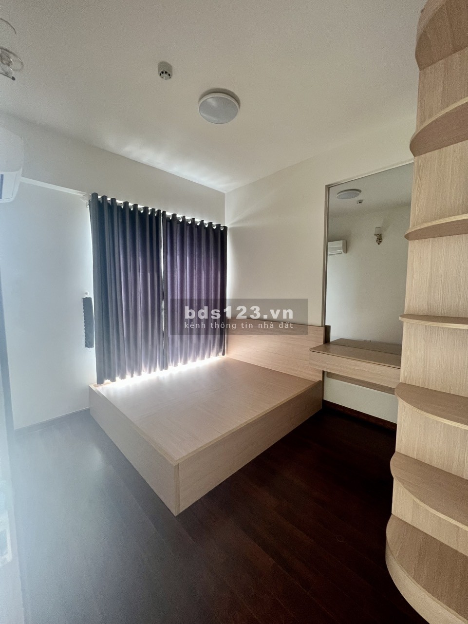 Căn 1PN-1WC có máy lạnh, rèm, ở ngay. Liên hệ 0938287922