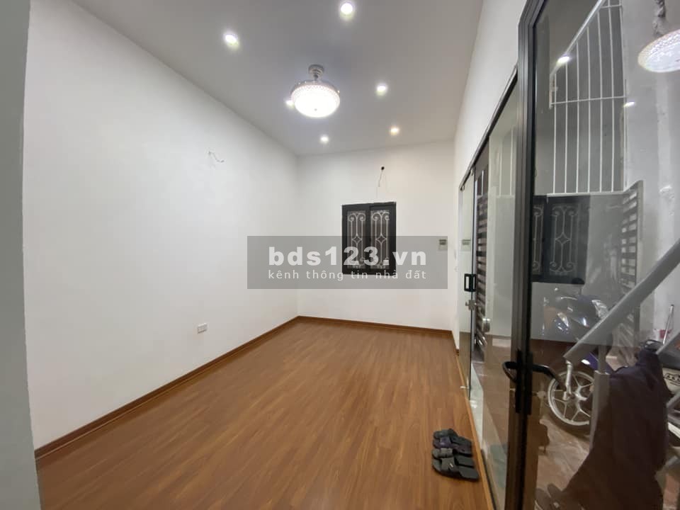Bán nhà Võ Thị Sáu, sát phố Huế, gần hồ, oto đỗ 30m, 35m2x 4 tầng, mặt tiền rộng 5m, 3 tỷ 8.