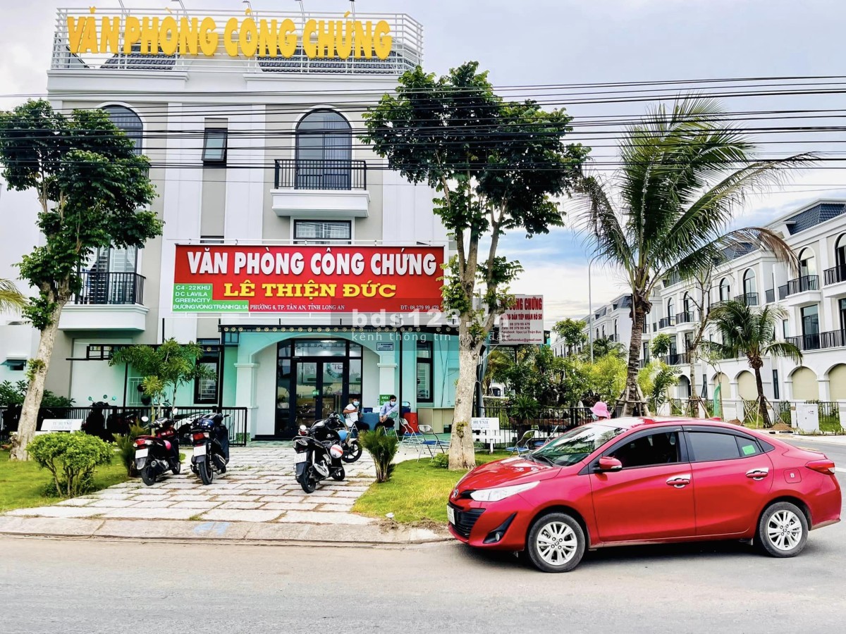 Bán căn nhà phố ven sông vàm cỏ trong KĐT Châu Âu, thiết kế 1 trệt 2 lầu giá bán 4.2 tỷ