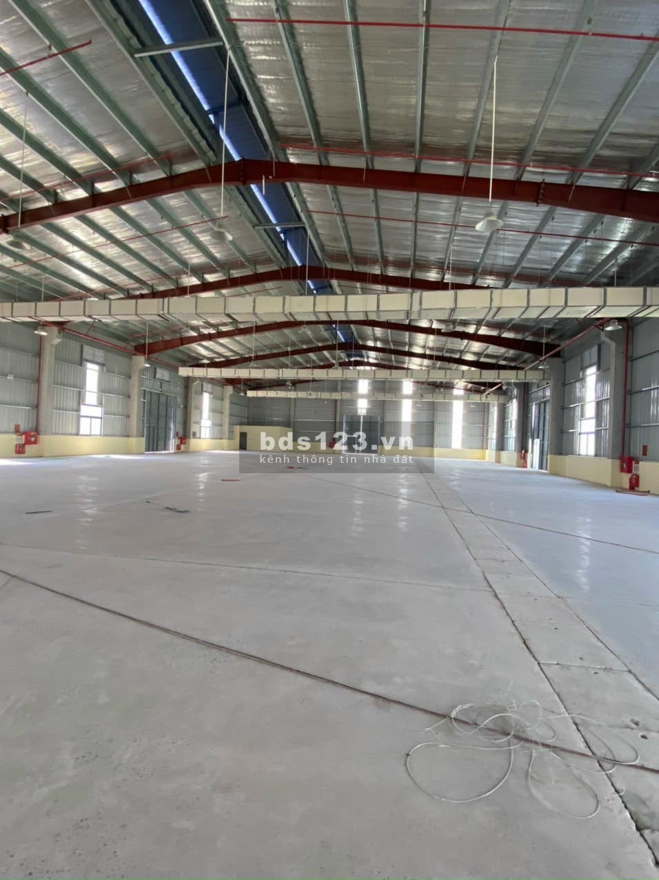 Chuyển nhượng kho xưởng diện tích lớn, giá tốt, tiện ích đủ