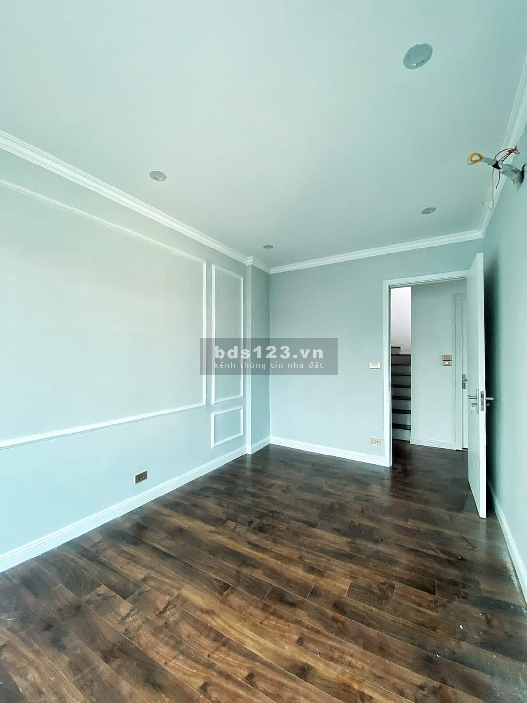 Bán nhà 45m2 mặt tiền 15m, lô góc 3 thoáng, 4 tầng ô tô vào tận nhà giảm 600 triệu