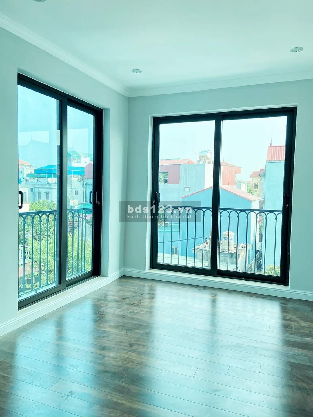 Bán nhà 45m2 mặt tiền 15m, lô góc 3 thoáng, 4 tầng ô tô vào tận nhà giảm 600 triệu