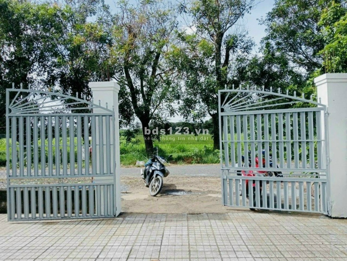 Bán Nhà Xưởng , Xã An Phú , Huyện Củ Chi TP HCM DT 15m x 54m = 926m2 ( Có 300m TC )
