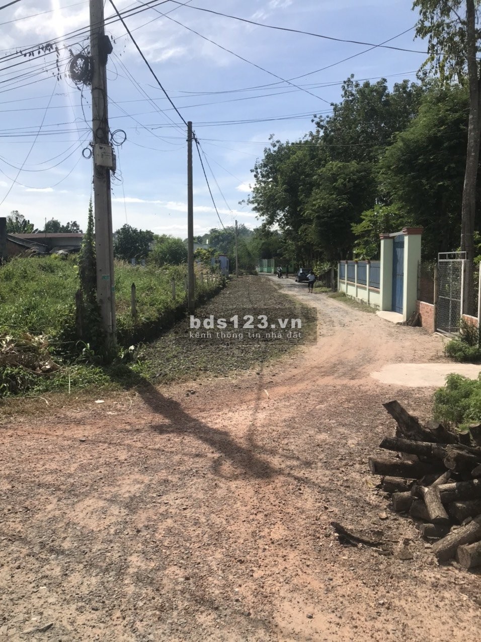Đất xã Phú Hòa Đông , Huyện Củ Chi TP HCM DT 17m x 36m = 616m2 ( Có 300m TC )