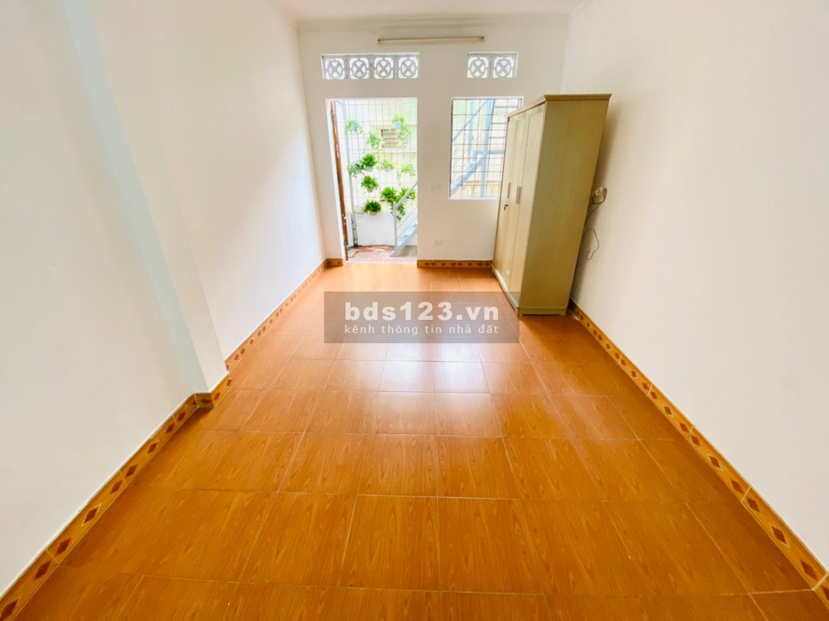 Chính chủ nhờ bán gấp nhà khu quân đội, giá tốt thị trường