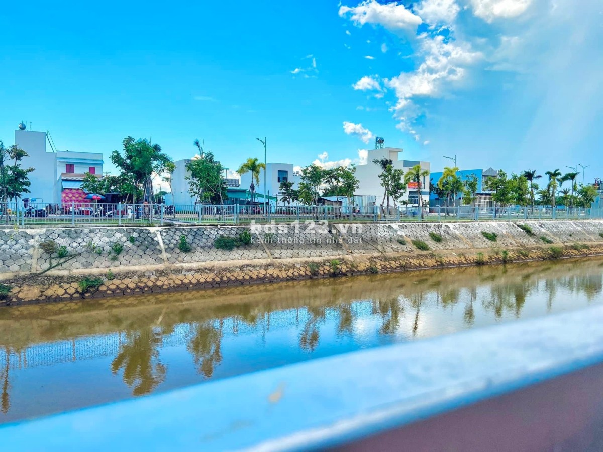 Bán đất nền dự án. Bán lỗ nửa tỷ lô góc view sông dự án Garden Riverside